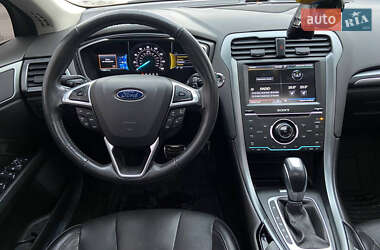 Седан Ford Fusion 2014 в 