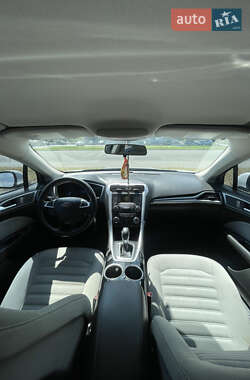 Седан Ford Fusion 2013 в 