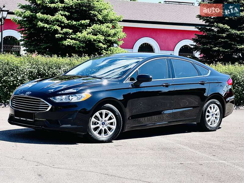 Седан Ford Fusion 2020 в 