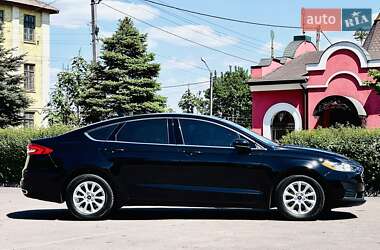Седан Ford Fusion 2020 в 