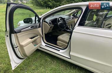Седан Ford Fusion 2013 в 