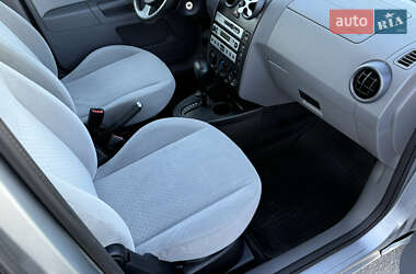 Хэтчбек Ford Fusion 2005 в 