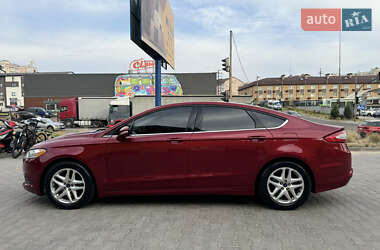 Седан Ford Fusion 2015 в 