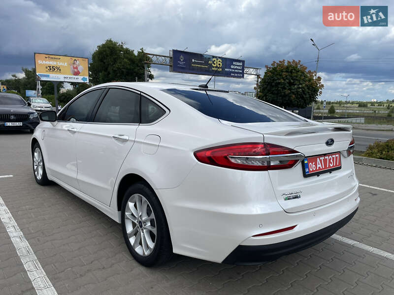 Седан Ford Fusion 2018 в Киеве