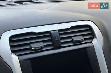 Седан Ford Fusion 2014 в 
