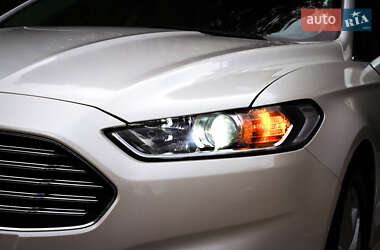 Седан Ford Fusion 2014 в 