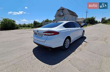 Седан Ford Fusion 2016 в 