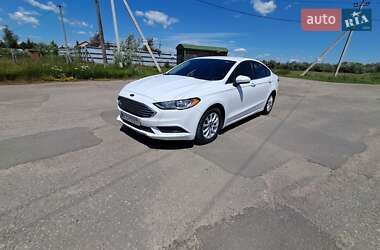 Седан Ford Fusion 2016 в 