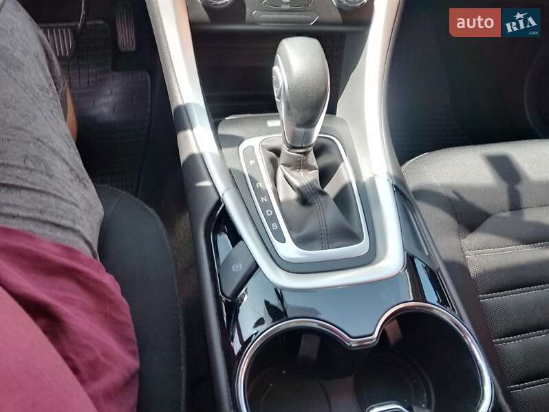 Седан Ford Fusion 2014 в Шполе