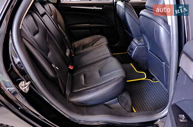 Седан Ford Fusion 2019 в 
