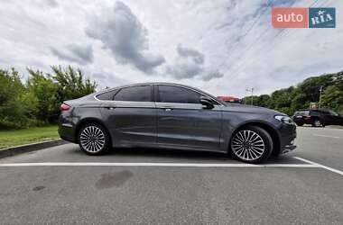 Седан Ford Fusion 2017 в 
