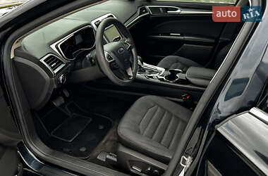 Седан Ford Fusion 2014 в 