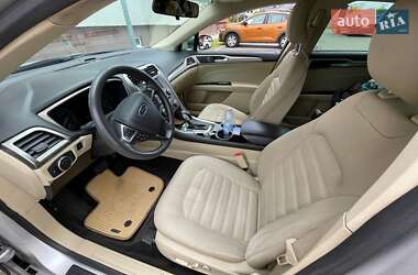 Седан Ford Fusion 2015 в 