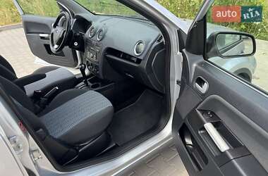 Хэтчбек Ford Fusion 2010 в 