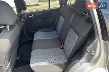 Хэтчбек Ford Fusion 2010 в 