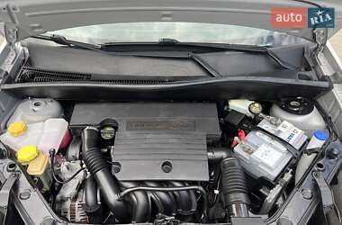 Хэтчбек Ford Fusion 2010 в 