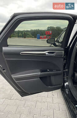 Седан Ford Fusion 2014 в 