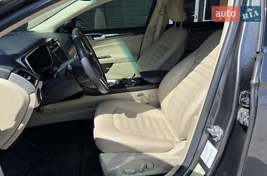 Седан Ford Fusion 2014 в 