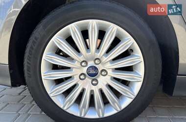 Седан Ford Fusion 2014 в 
