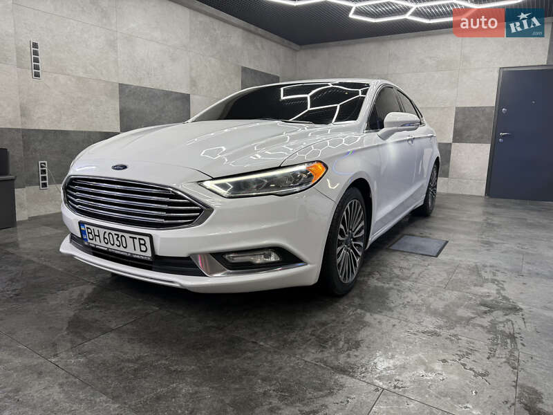 Седан Ford Fusion 2017 в 