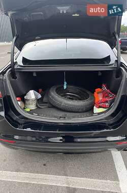 Седан Ford Fusion 2015 в 