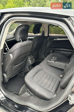 Седан Ford Fusion 2013 в 