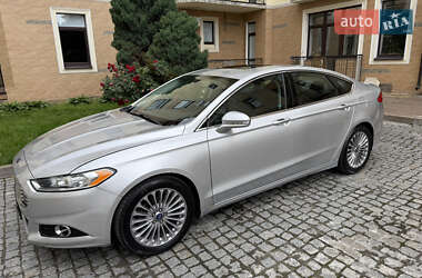 Седан Ford Fusion 2013 в 