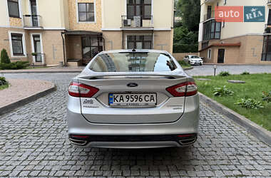 Седан Ford Fusion 2013 в 
