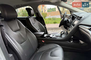 Седан Ford Fusion 2013 в 