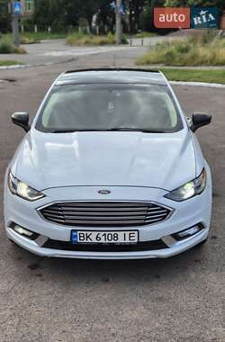 Седан Ford Fusion 2017 в 