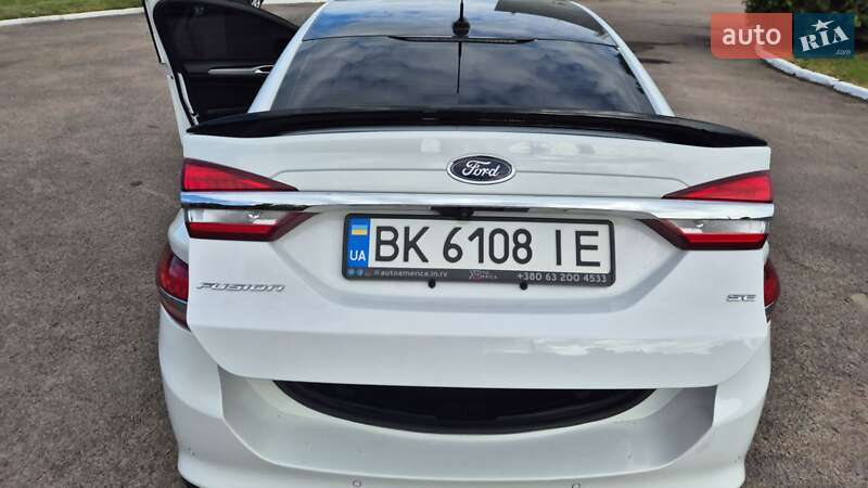 Седан Ford Fusion 2017 в Ровно