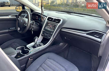 Седан Ford Fusion 2015 в 