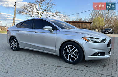 Седан Ford Fusion 2015 в 