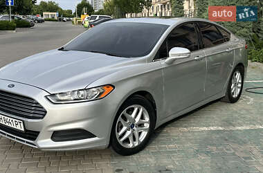 Седан Ford Fusion 2012 в 