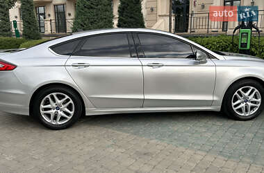 Седан Ford Fusion 2012 в 