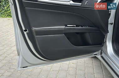 Седан Ford Fusion 2012 в 