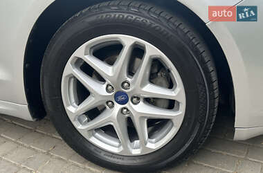 Седан Ford Fusion 2012 в 