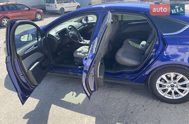 Седан Ford Fusion 2015 в 