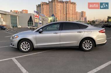 Седан Ford Fusion 2015 в 