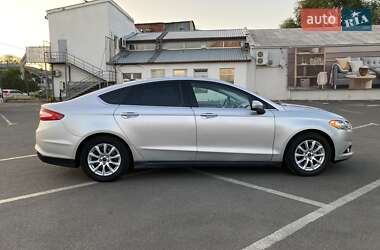 Седан Ford Fusion 2015 в 