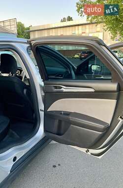 Седан Ford Fusion 2015 в 