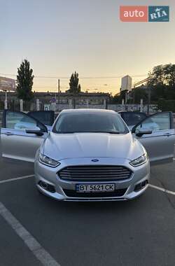 Седан Ford Fusion 2015 в 
