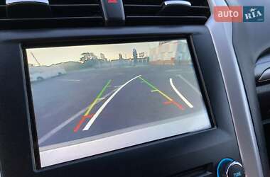 Седан Ford Fusion 2015 в 