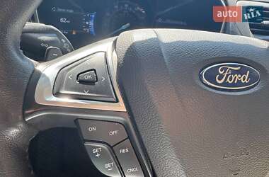 Седан Ford Fusion 2015 в 