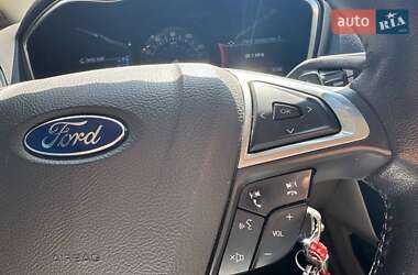 Седан Ford Fusion 2015 в 