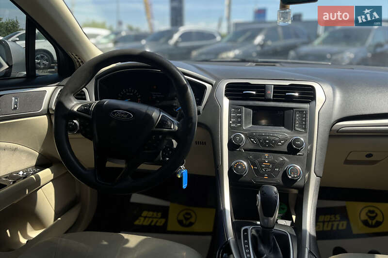 Седан Ford Fusion 2015 в Мукачевому