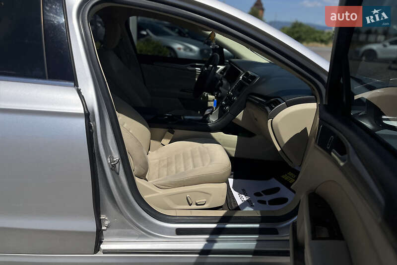 Седан Ford Fusion 2015 в Мукачевому