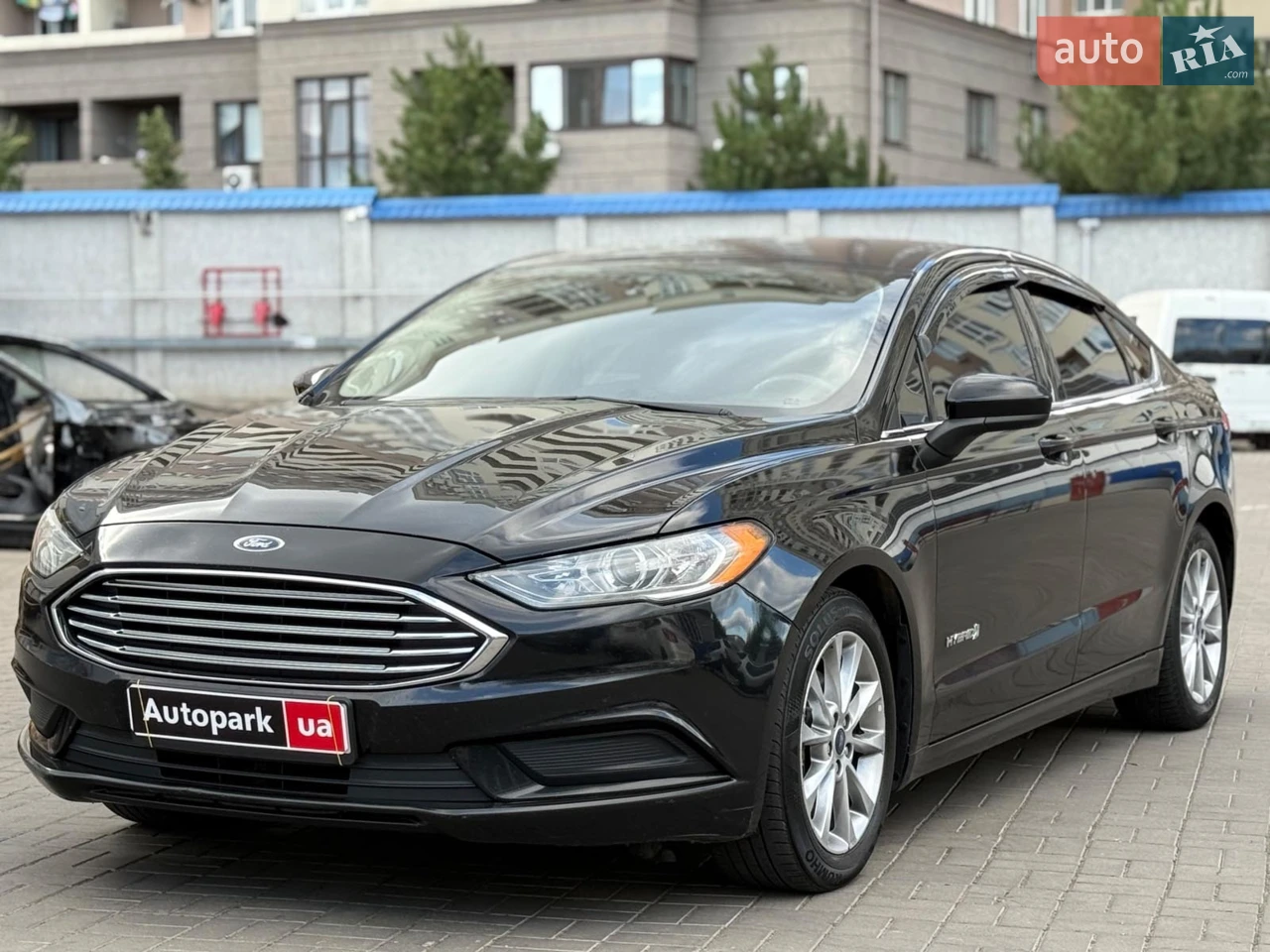 Код товара: 69640
Можливий обмін на будь-яке авто (Trade-in), питання з обміну виключно за телефоном.
Компанія "Автопарк" гарантує професійний супровід угоди та її безпеку.
Надаємо кредит та лізинг на вигідних умовах. Можливе дострокове погашення.
Повну інформацію дивіться у нас на сайті.
У продажу авто від власника Ford Fusion 2017 року випуску. Авто оснащене гібридним двигуном об'ємом 2.0 л. з витратою по місту в середньому 4.5-6л. Взута в хорошу гуму на 18 R дисках. Авто у відмінному технічному стані, двигун і коробка працюють відмінно. Хороша комплектація в яку входить: текстильний салон, код-пароль водійських дверей, електро-пакет, камера заднього виду і ще багато корисних функцій. Абсолютно безпроблемний і повністю обслужений автомобіль. Чекаємо Вас на тест-драйв у нашому Автосалоні Autopark.
