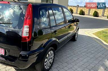 Хэтчбек Ford Fusion 2009 в 
