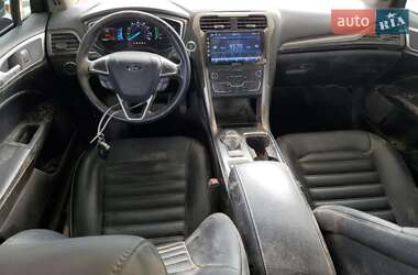 Седан Ford Fusion 2019 в 